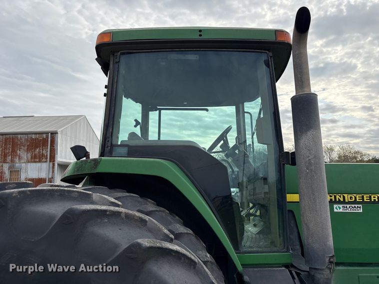 image for item EU7161 1995 John Deere 8200 MFWD tractor