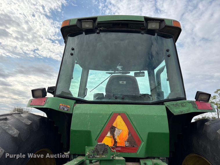 image for item EU7161 1995 John Deere 8200 MFWD tractor