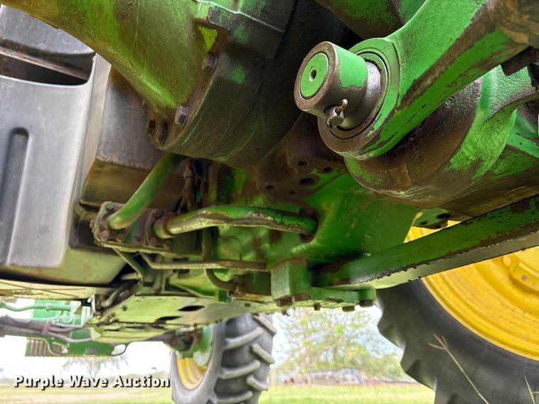 image for item EU7161 1995 John Deere 8200 MFWD tractor