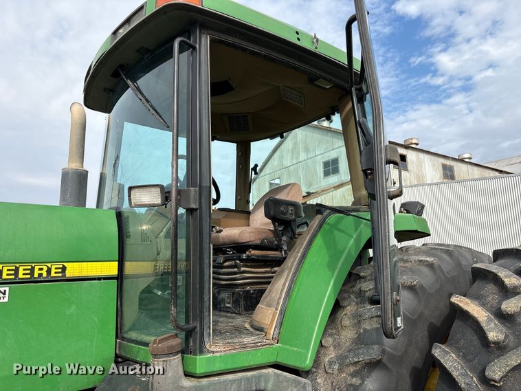 image for item EU7161 1995 John Deere 8200 MFWD tractor