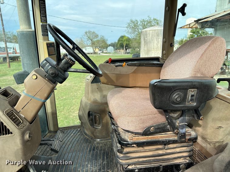 image for item EU7161 1995 John Deere 8200 MFWD tractor