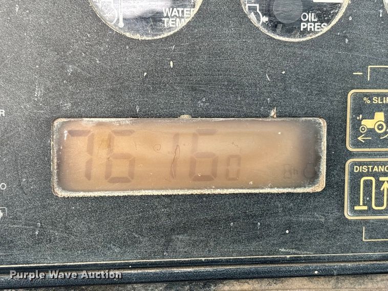 image for item EU7161 1995 John Deere 8200 MFWD tractor