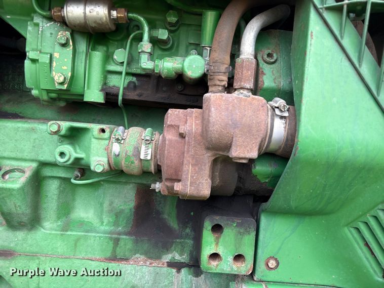 image for item EU7161 1995 John Deere 8200 MFWD tractor