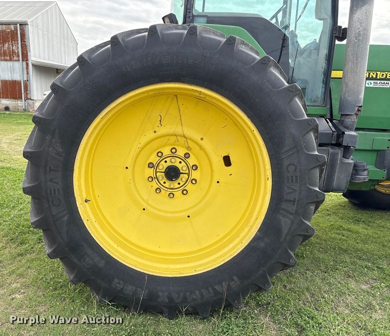 image for item EU7161 1995 John Deere 8200 MFWD tractor