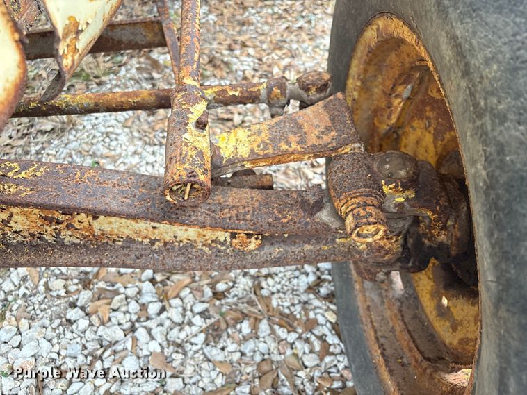 image for item EU7330 Minneapolis-Moline G705 tractor