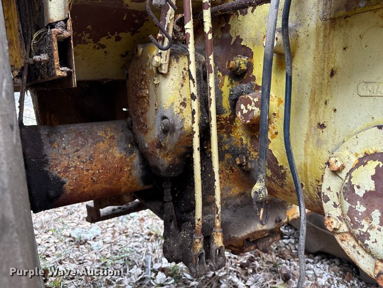 image for item EU7330 Minneapolis-Moline G705 tractor