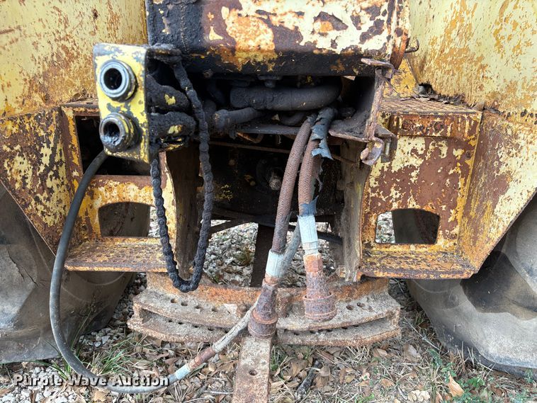 image for item EU7330 Minneapolis-Moline G705 tractor