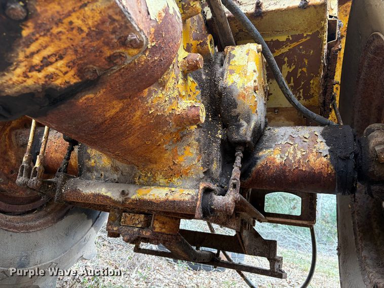 image for item EU7330 Minneapolis-Moline G705 tractor