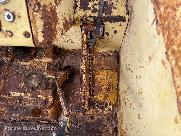 image for item EU7330 Minneapolis-Moline G705 tractor