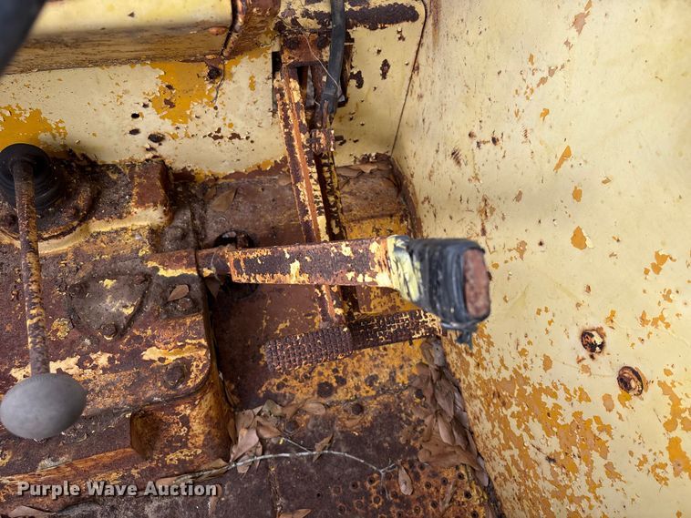 image for item EU7330 Minneapolis-Moline G705 tractor