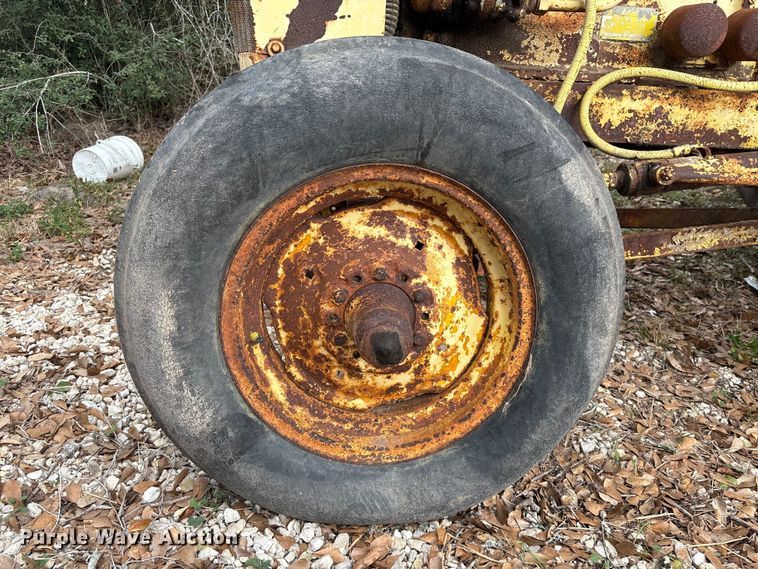 image for item EU7330 Minneapolis-Moline G705 tractor