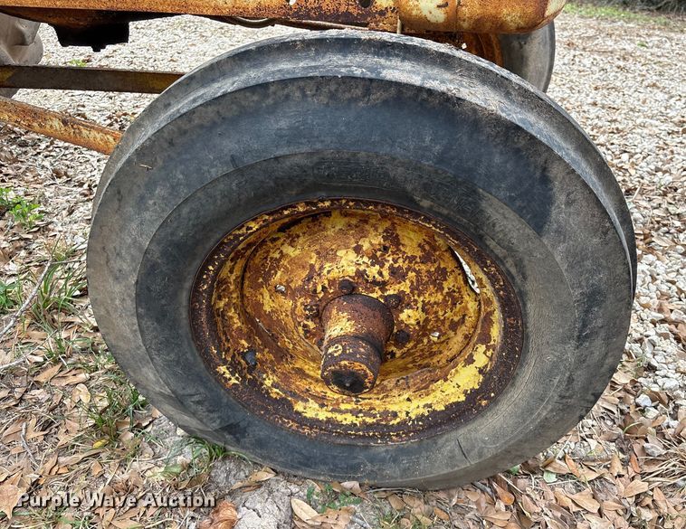 image for item EU7330 Minneapolis-Moline G705 tractor