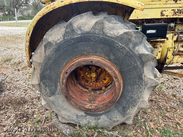 image for item EU7330 Minneapolis-Moline G705 tractor