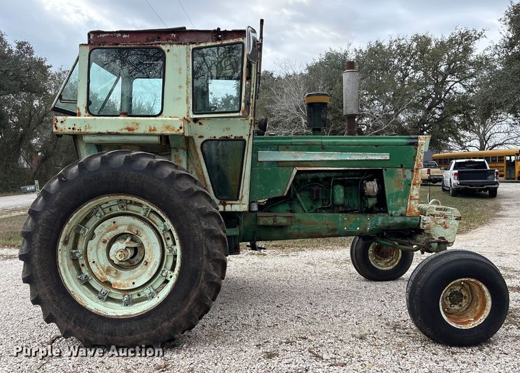 image for item EU7331 Oliver tractor