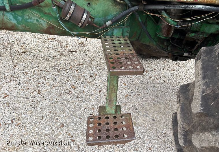 image for item EU7331 Oliver tractor