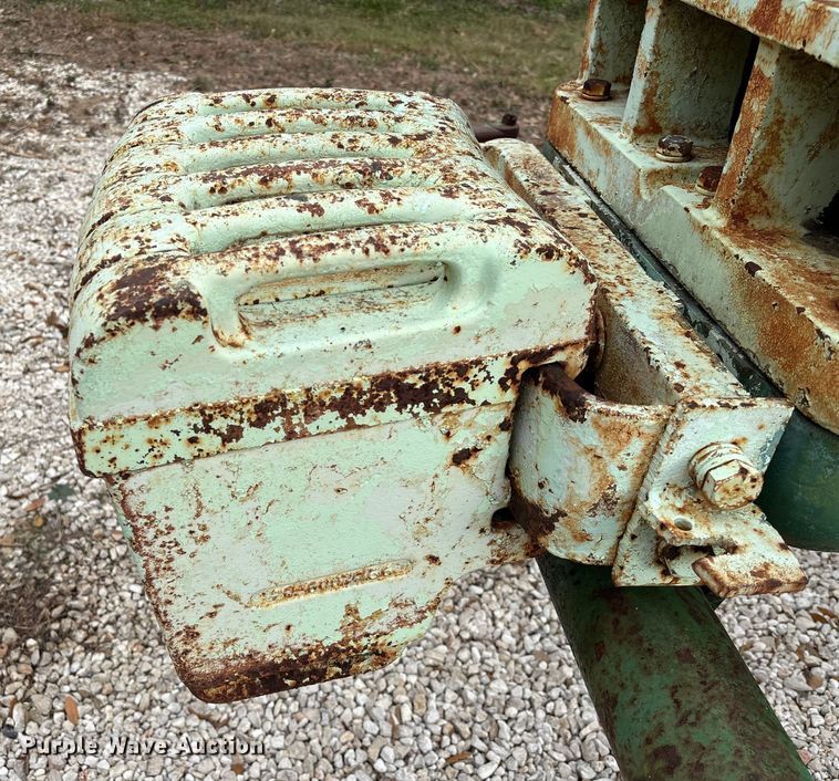 image for item EU7331 Oliver tractor