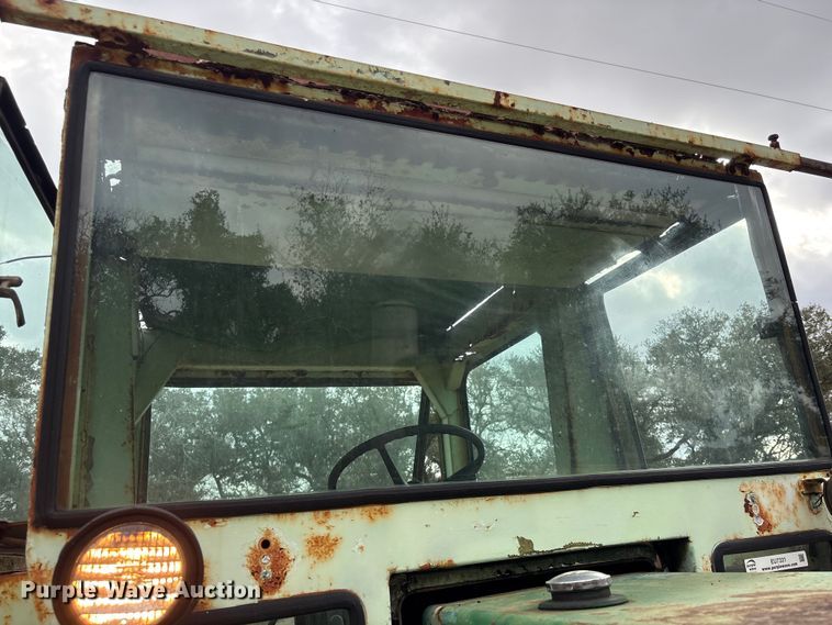 image for item EU7331 Oliver tractor