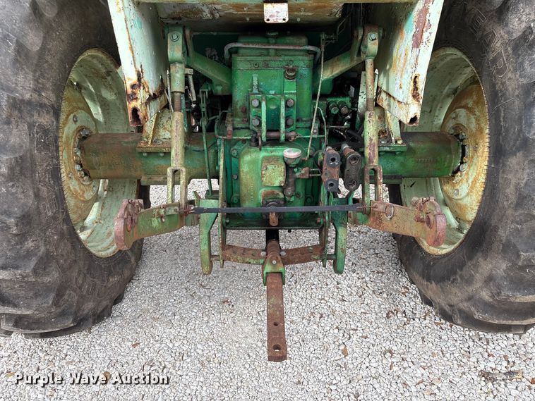 image for item EU7331 Oliver tractor