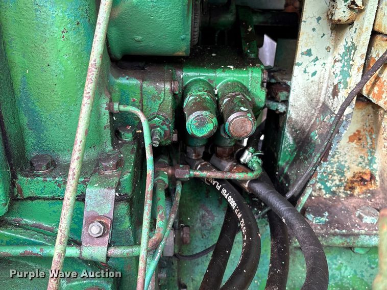 image for item EU7331 Oliver tractor