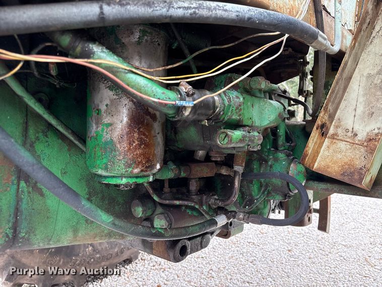 image for item EU7331 Oliver tractor