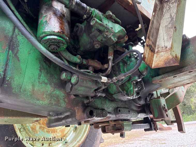 image for item EU7331 Oliver tractor