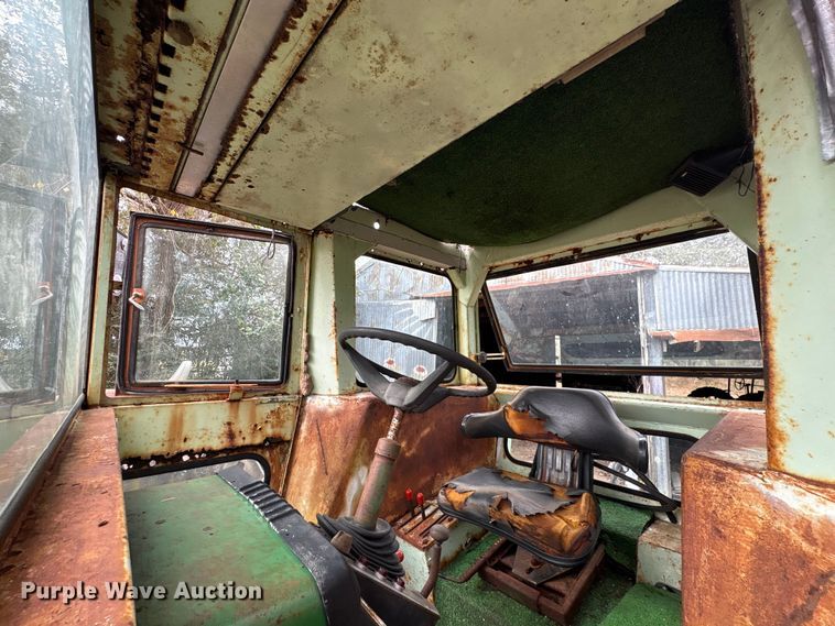 image for item EU7331 Oliver tractor