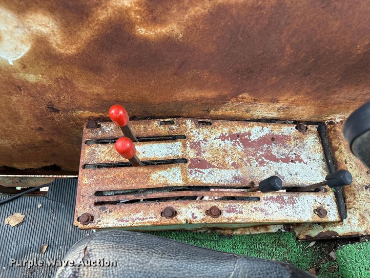 image for item EU7331 Oliver tractor