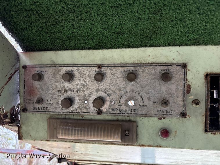 image for item EU7331 Oliver tractor