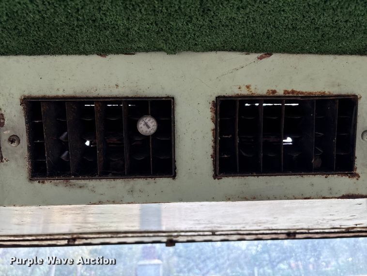 image for item EU7331 Oliver tractor