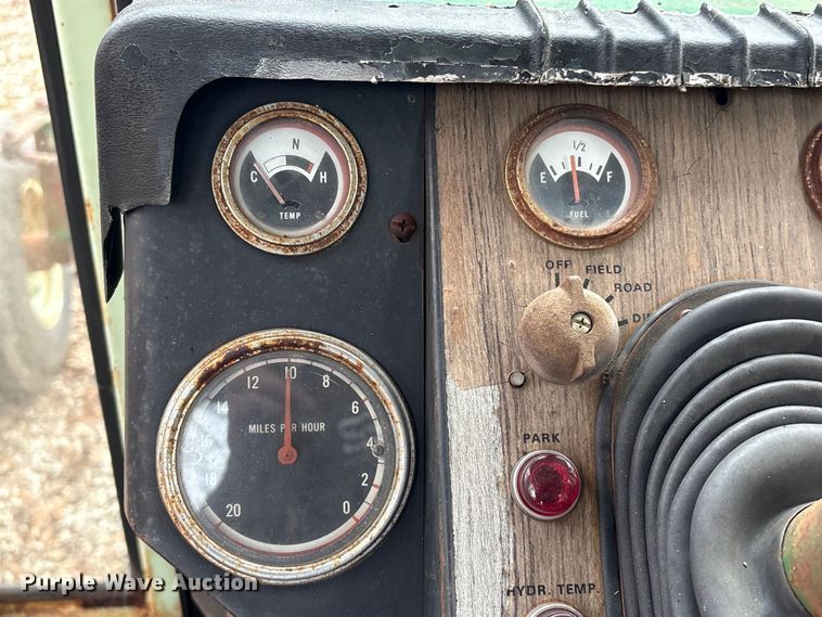 image for item EU7331 Oliver tractor