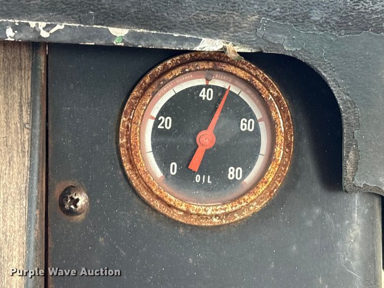 image for item EU7331 Oliver tractor