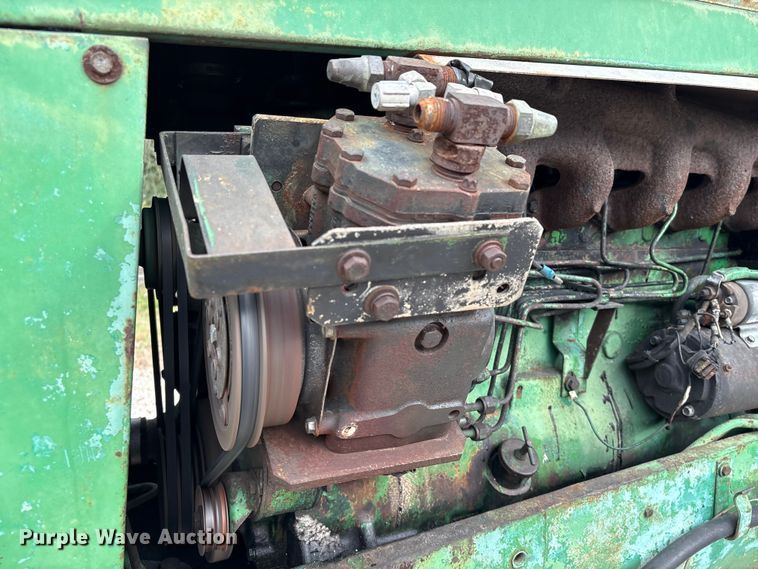 image for item EU7331 Oliver tractor