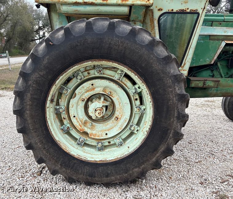 image for item EU7331 Oliver tractor