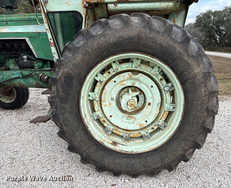 image for item EU7331 Oliver tractor