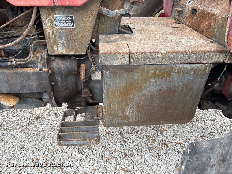 image for item EU7332 Massey Ferguson tractor