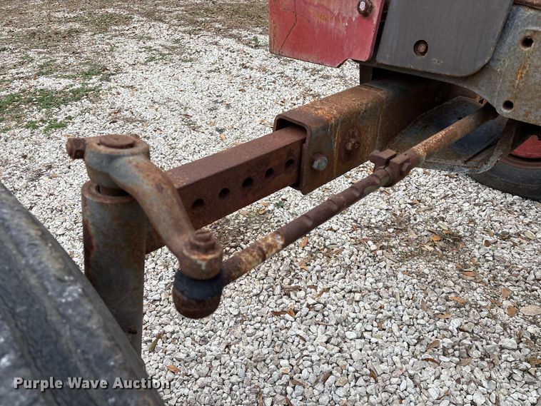 image for item EU7332 Massey Ferguson tractor