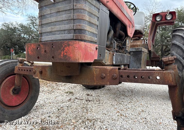 image for item EU7332 Massey Ferguson tractor