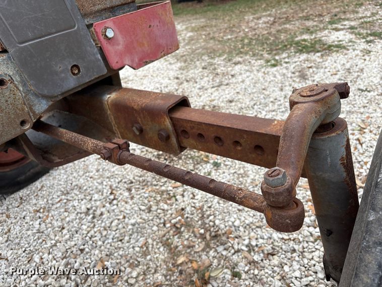 image for item EU7332 Massey Ferguson tractor