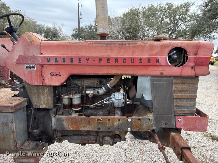 image for item EU7332 Massey Ferguson tractor
