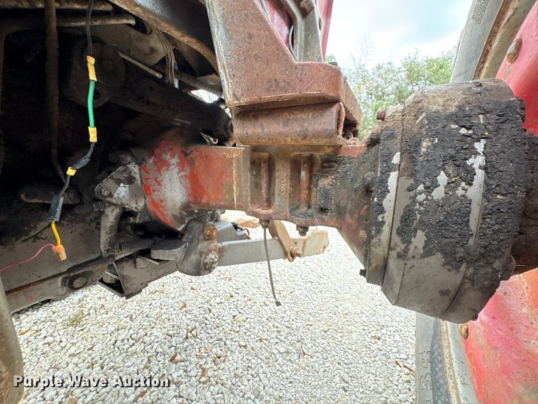 image for item EU7332 Massey Ferguson tractor