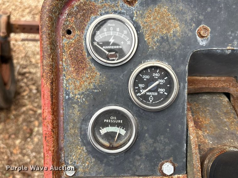 image for item EU7332 Massey Ferguson tractor