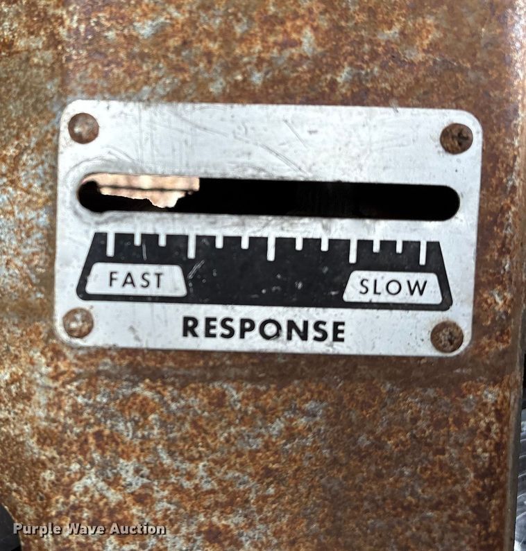 image for item EU7332 Massey Ferguson tractor