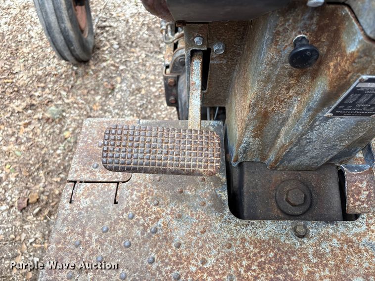 image for item EU7332 Massey Ferguson tractor