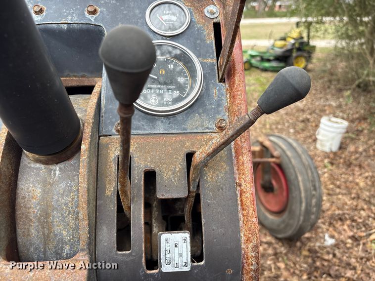 image for item EU7332 Massey Ferguson tractor