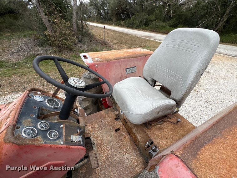 image for item EU7332 Massey Ferguson tractor