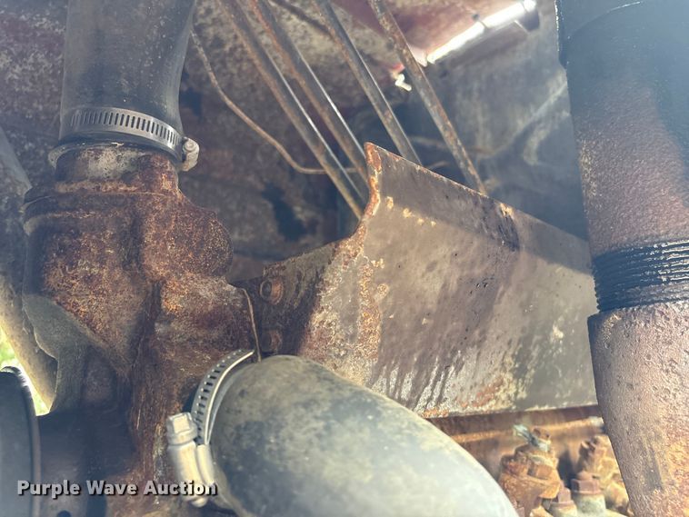 image for item EU7332 Massey Ferguson tractor