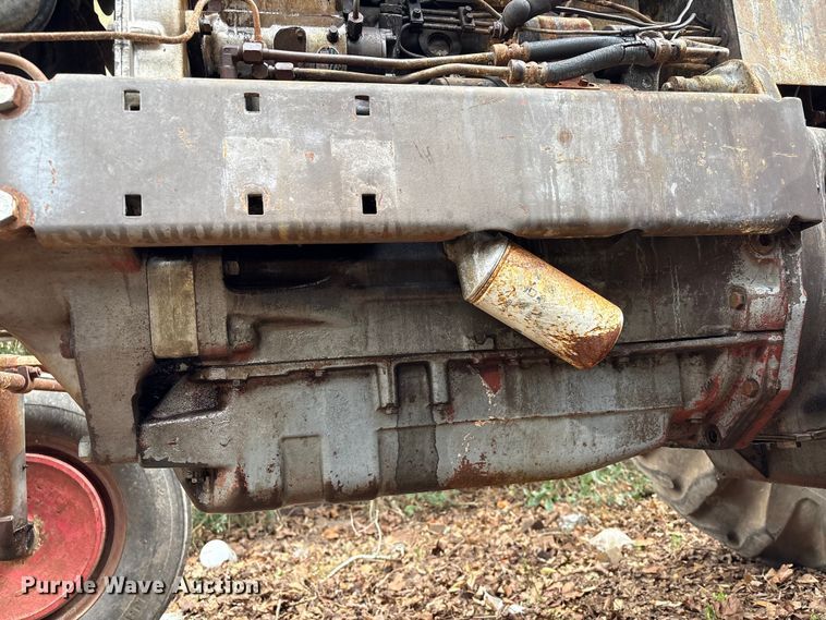 image for item EU7332 Massey Ferguson tractor