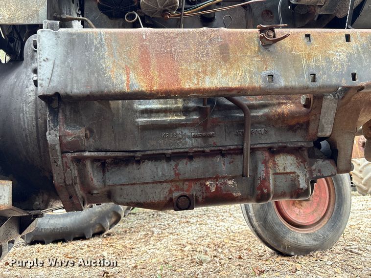 image for item EU7332 Massey Ferguson tractor