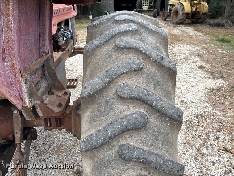 image for item EU7332 Massey Ferguson tractor