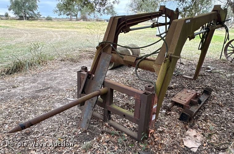 image for item EU7334 Tractor loader 